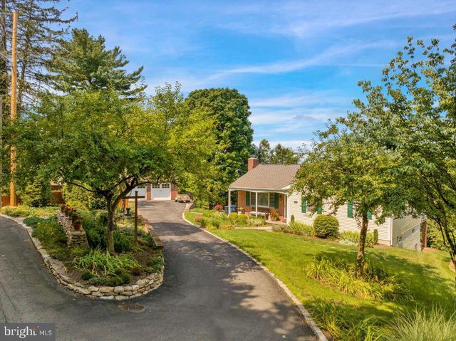 3300 MANNERCHOR RD, Temple, PA 19560