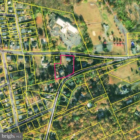 3300 MANNERCHOR RD, Temple, PA 19560