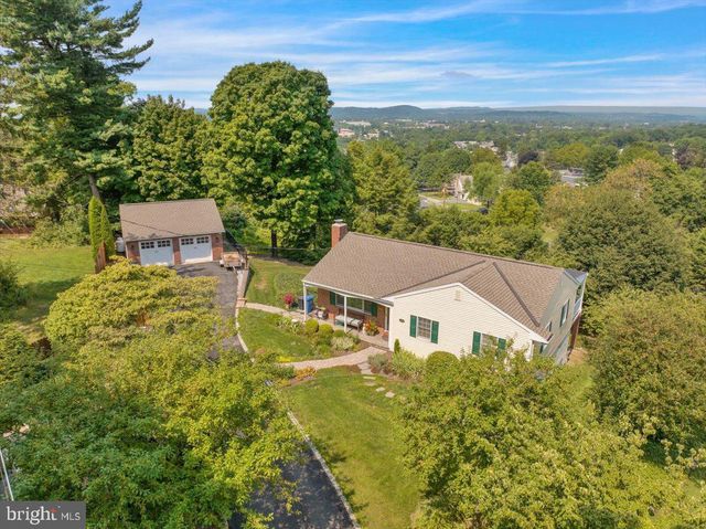 3300 MANNERCHOR RD, Temple, PA 19560