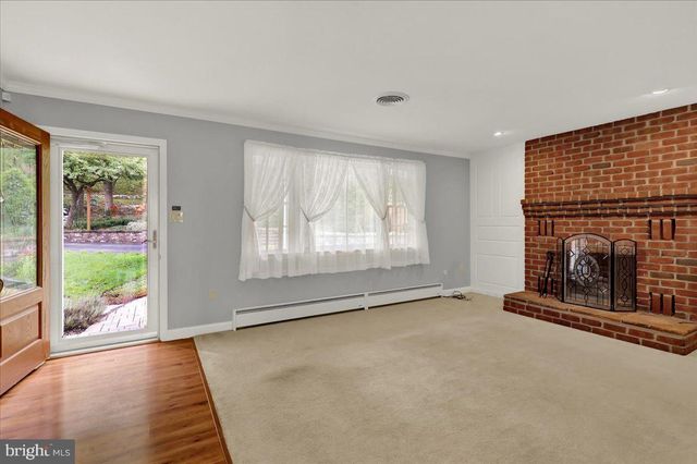 3300 MANNERCHOR RD, Temple, PA 19560