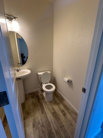 3728 E Kaweah Avenue, Visalia, CA 93292