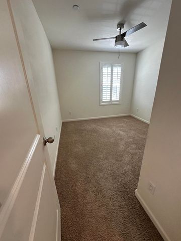 3728 E Kaweah Avenue, Visalia, CA 93292