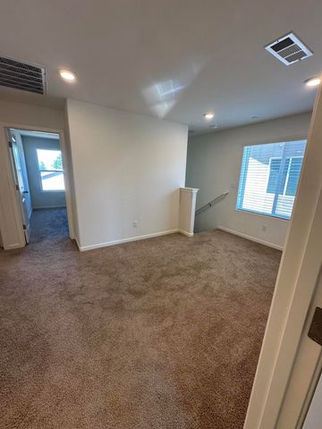 3728 E Kaweah Avenue, Visalia, CA 93292