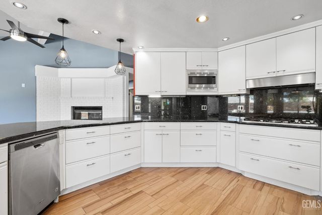 14609 Orchard Crest Avenue, Bakersfield, CA 93314