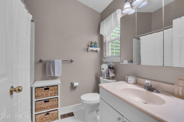 19 Jodhpur Court, Tinton Falls, NJ 07753