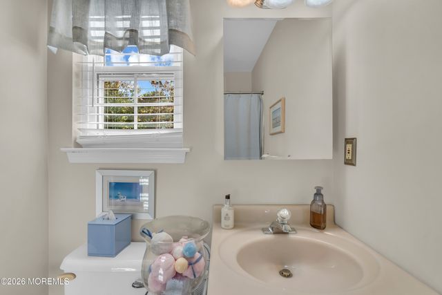 19 Jodhpur Court, Tinton Falls, NJ 07753