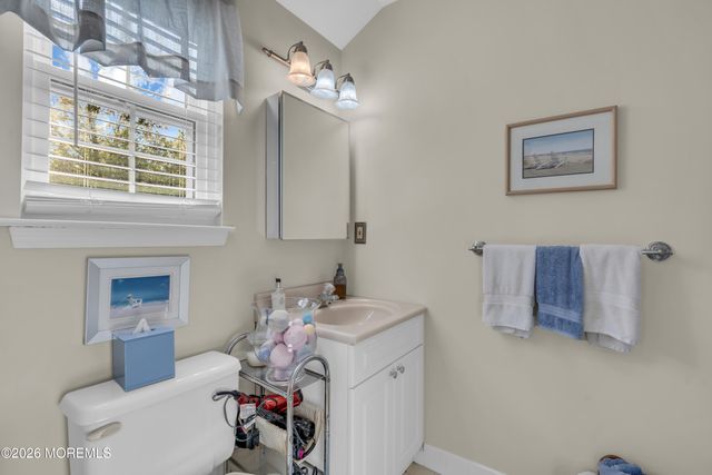 19 Jodhpur Court, Tinton Falls, NJ 07753