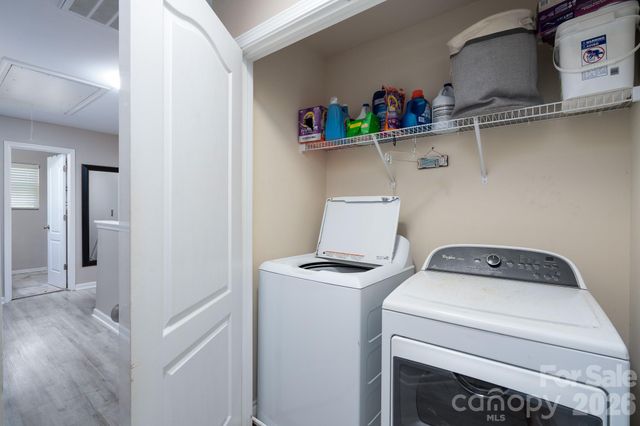 7329 Hidden Creek Drive, Charlotte, NC 28214