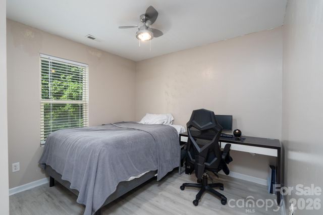 7329 Hidden Creek Drive, Charlotte, NC 28214