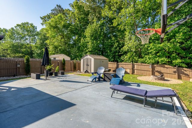 7329 Hidden Creek Drive, Charlotte, NC 28214