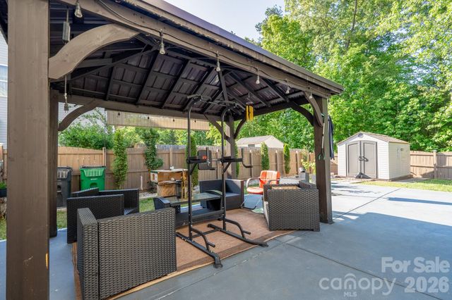 7329 Hidden Creek Drive, Charlotte, NC 28214