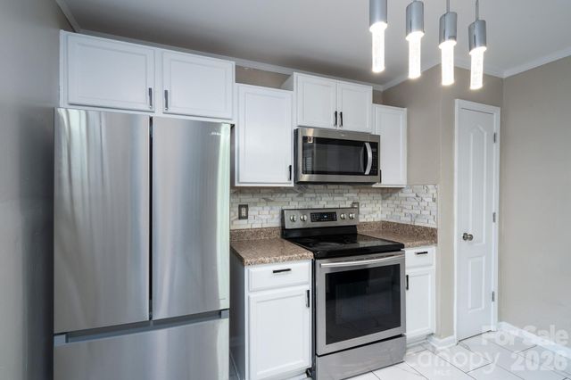 7329 Hidden Creek Drive, Charlotte, NC 28214