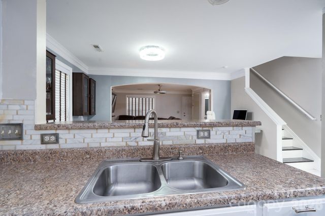 7329 Hidden Creek Drive, Charlotte, NC 28214