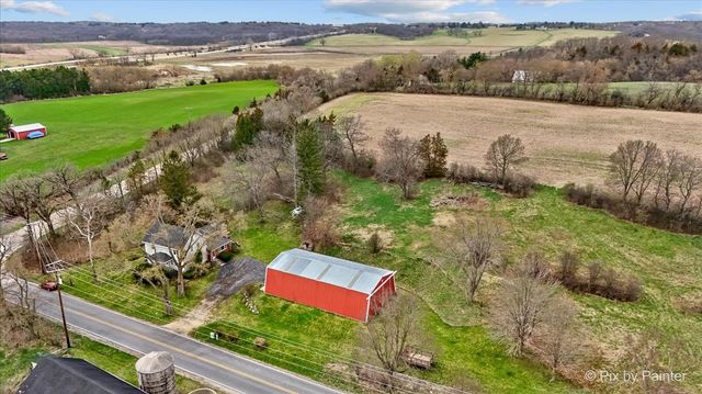 W3004 Krueger Road, Lake Geneva, WI 53147