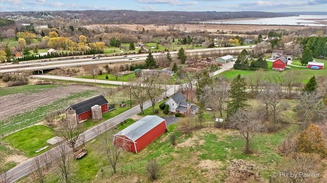 W3004 Krueger Road, Lake Geneva, WI 53147