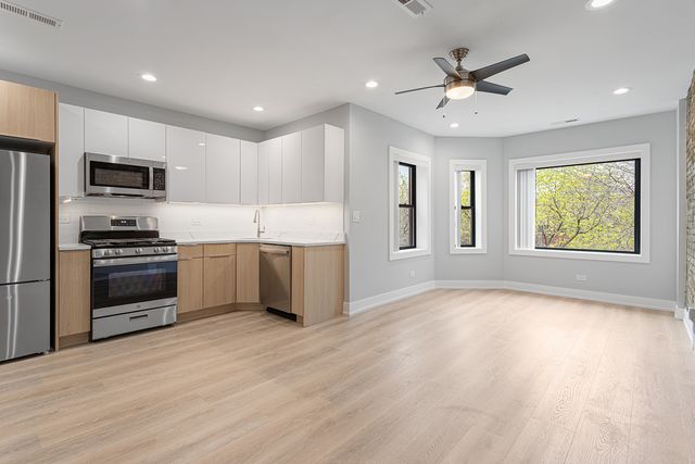 1558 W Juneway Terrace 2M, Chicago, IL 60626