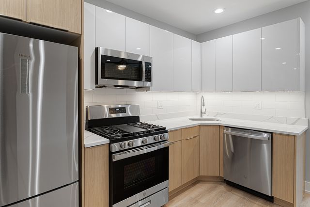 1558 W Juneway Terrace 2M, Chicago, IL 60626