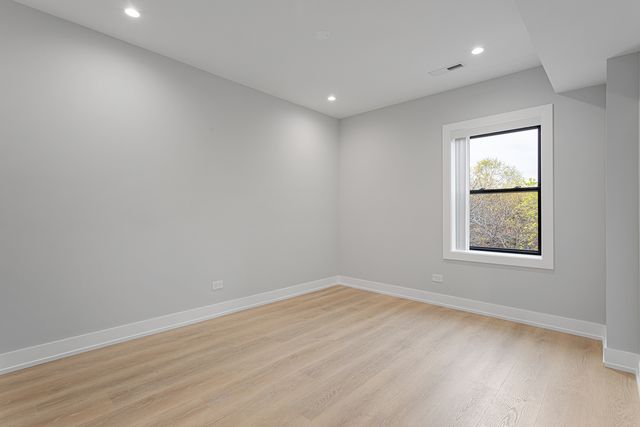 1558 W Juneway Terrace 2M, Chicago, IL 60626