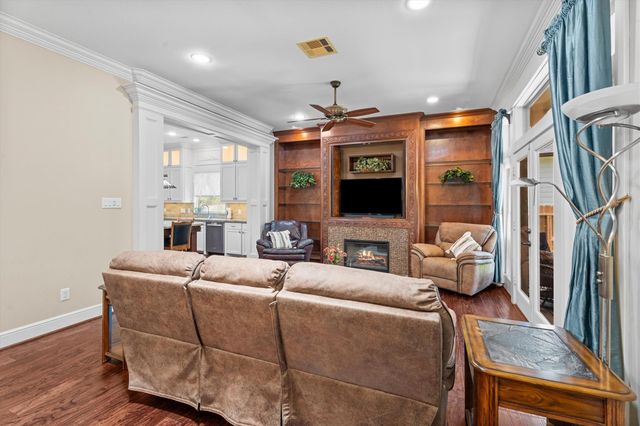 26 Newberry Court, Montgomery, TX 77356