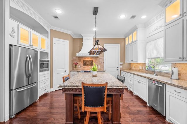 26 Newberry Court, Montgomery, TX 77356