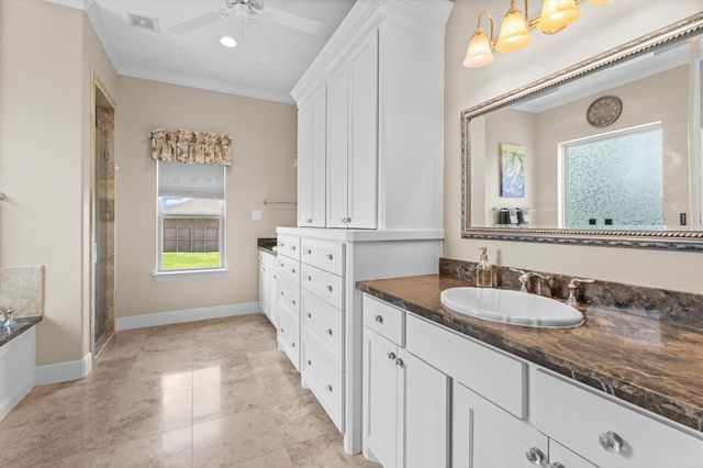 26 Newberry Court, Montgomery, TX 77356