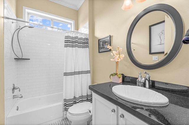 26 Newberry Court, Montgomery, TX 77356