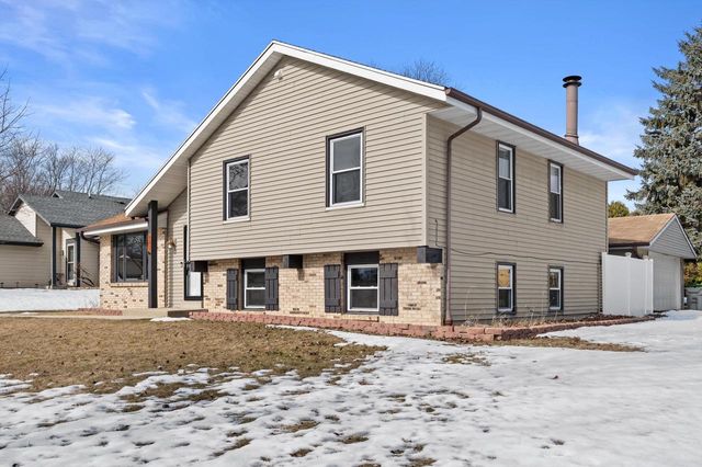 9308 W Goodrich AVENUE, Milwaukee, WI 53224