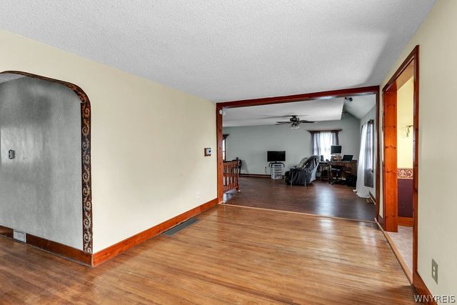 23 Cherry Lane, Cheektowaga, NY 14225