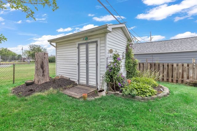 23 Cherry Lane, Cheektowaga, NY 14225