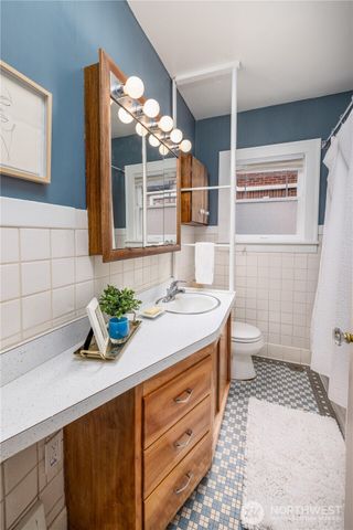 6848 31st Avenue NE, Seattle, WA 98115