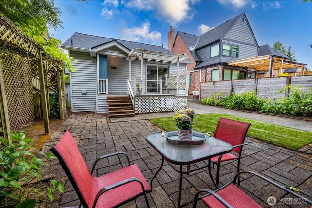 6848 31st Avenue NE, Seattle, WA 98115