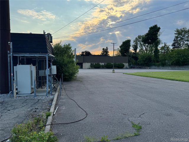 22400 SCHOOLCRAFT, Detroit, MI 48223