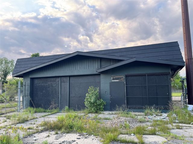 22400 SCHOOLCRAFT, Detroit, MI 48223