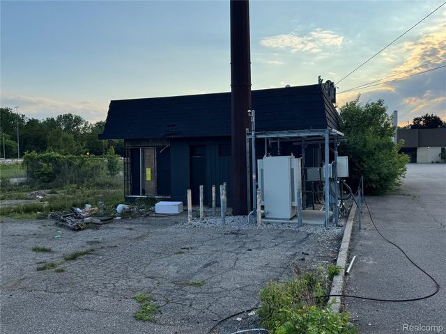 22400 SCHOOLCRAFT, Detroit, MI 48223