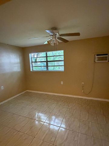 5601 Pierce Street, Hollywood, FL 33021