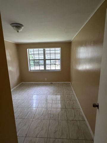5601 Pierce Street, Hollywood, FL 33021
