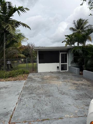 5601 Pierce Street, Hollywood, FL 33021