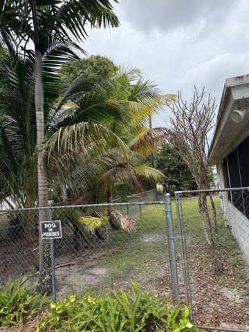5601 Pierce Street, Hollywood, FL 33021