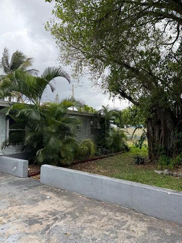 5601 Pierce Street, Hollywood, FL 33021