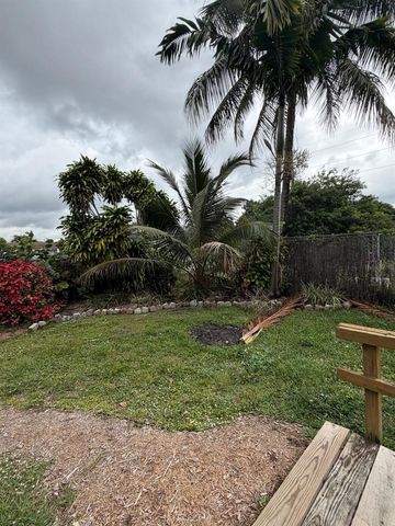 5601 Pierce Street, Hollywood, FL 33021