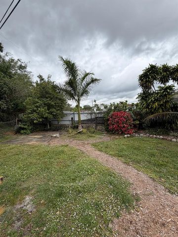 5601 Pierce Street, Hollywood, FL 33021