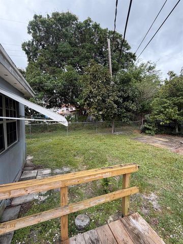 5601 Pierce Street, Hollywood, FL 33021