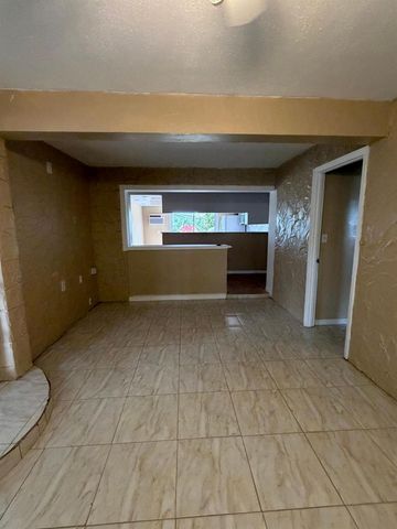 5601 Pierce Street, Hollywood, FL 33021