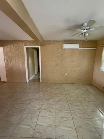 5601 Pierce Street, Hollywood, FL 33021