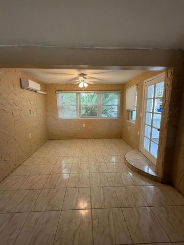 5601 Pierce Street, Hollywood, FL 33021