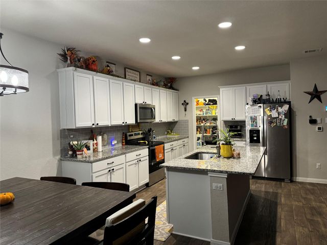 101 Fair Anne DR, Georgetown, TX 78626