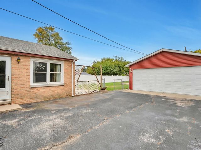 7948 Merrimac Avenue, Burbank, IL 60459