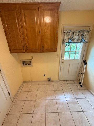 3418 South Virginia Avenue, Springfield, MO 65807