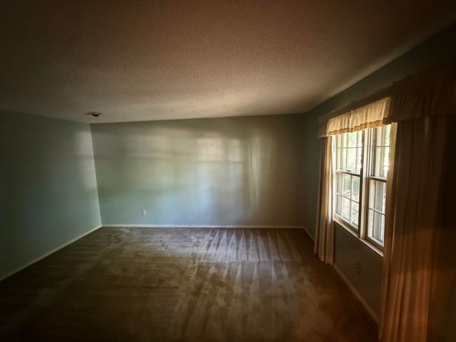 3418 South Virginia Avenue, Springfield, MO 65807
