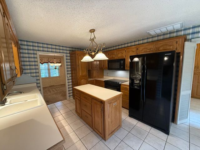 3418 South Virginia Avenue, Springfield, MO 65807